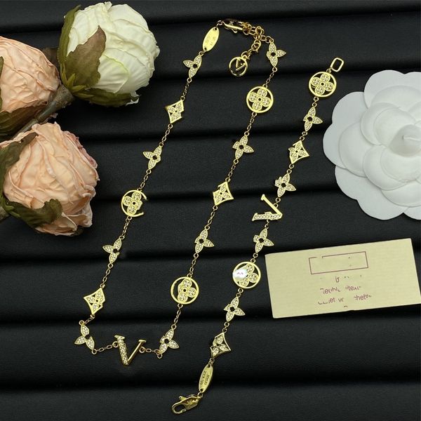 Designer Classic 18K Gold Gold 925 Colar de diamante prateado para mulher de alta qualidade Cara de letra de flor de flor Pulseira de colar para festa de casamento Jóia de luxo