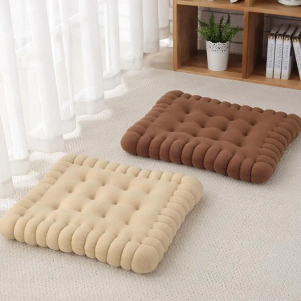 2024 2021 Новый стиль Симпатичная подушка бисквит-форма против Fatigue PP Хлопковое мягкое диван подушка для домашней спальни Офисная общежитие декор для милого