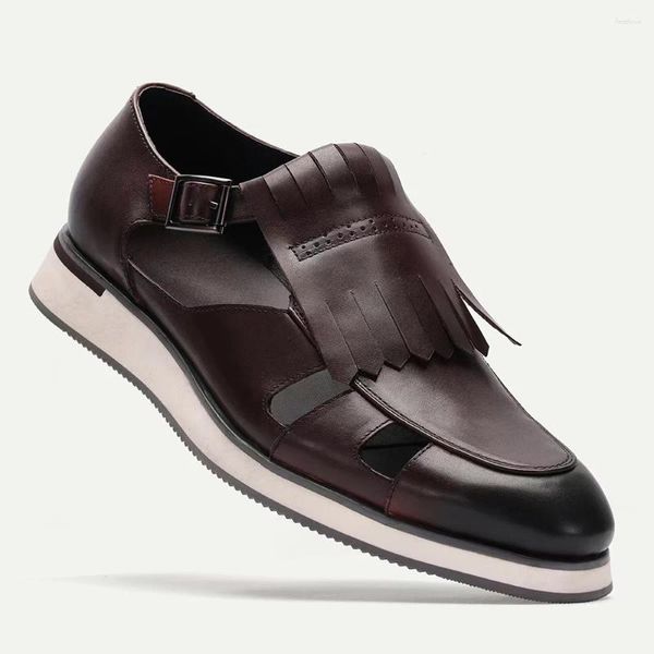 Sandálias 2024 Trending Mens Borla Couro Genuíno Fivela Strap Hollow Out Verão Sapatos Casuais Para Homens Confortáveis Respiráveis