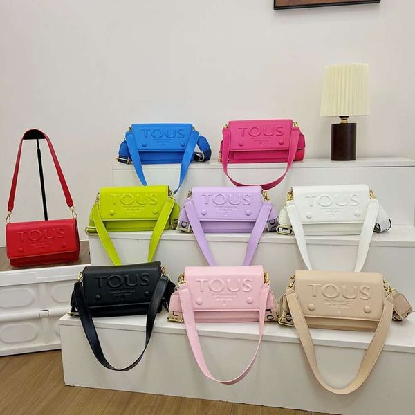 Fashion Luxury Fashion Cross Package Shop Frete grátis Espanha urso Bolsa feminina Candy Peach Seda Tous Solid Color Postman One ombro Crossbody Hot Selling