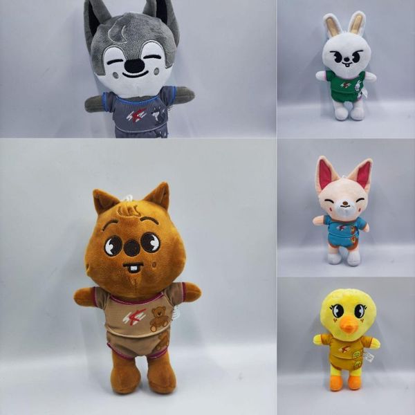 Desenhos animados vagando crianças brinquedo de pelúcia boneca skzoo vestindo roupas urso marrom boneca decoração animal oito bonecas