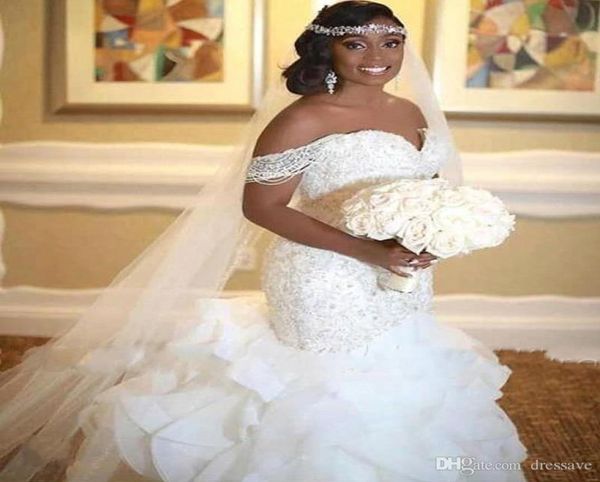 Luxo elegante branco africano sereia vestidos de casamento em camadas babados fora do ombro pérolas zíper voltar casamento vestidos de noiva8109352