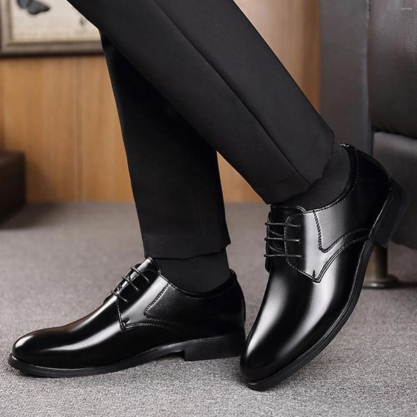 Vestido sapatos masculinos negócios traje casual britânico apontado cor sólida renda couro para homens homens deslizamento em largo