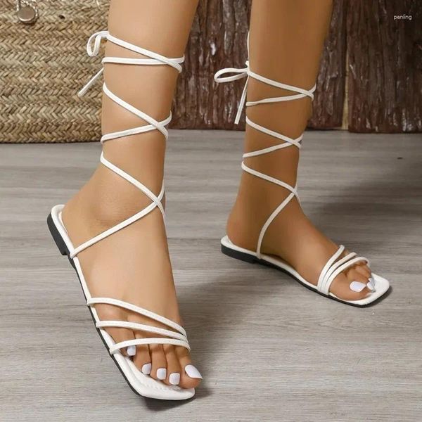 Sandali Scarpe Femminili In Vendita 2024 Estate Alla Moda Open Toe Piatto Sexy Solid Lace Up Beach Zapatillas De Mujer da Donna