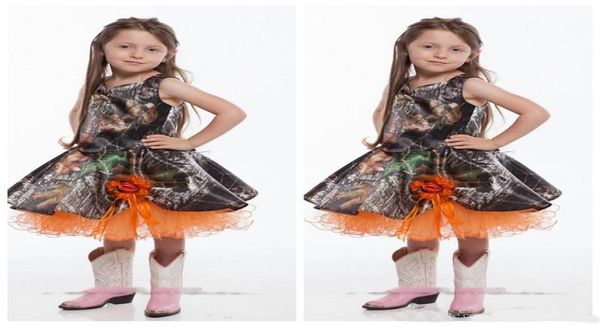 Süße kurze Camo-Blumenmädchenkleider, knielang, handgefertigte Blumen, geschmückt, individuelle Mädchen-Hochzeitsparty-Kleider, Kleinkindkleid, Orange9574730