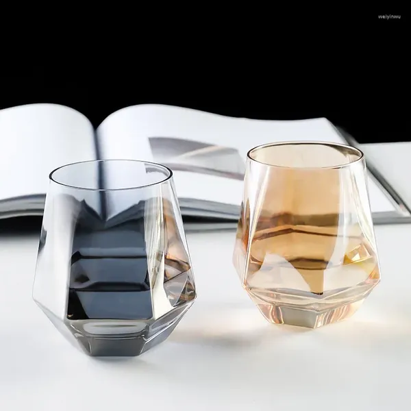 Weingläser Sechseckiger kreativer farbiger Glasbecher Netz roter Saft Restaurant Whisky Ins Harajuku Wind japanischer Stil