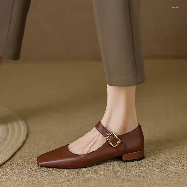 Sapatos casuais 2024 outono mulheres mary janes salto baixo couro macio retro doce fivela quadrada dedos confortáveis bombas concisas vinho vermelho