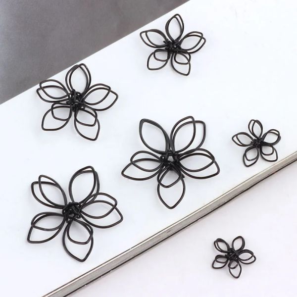 Takılar 50pcs/lot siyah renkli tel çiçek takılar DIY küpe mücevherleri için el yapımı çiçek kolyeleri bulma küpe aksesuarları