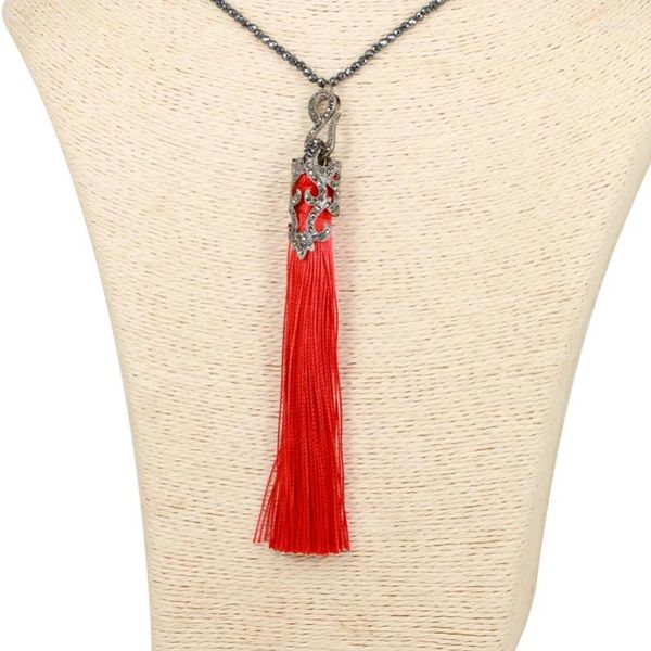 Комплект ожерелья и серег 2024, богемный бохо, красная шелковая кисточка с заклепками, топ-серьги из гематита, женская цепочка, длинная подвеска