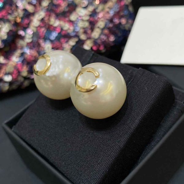 Brinco de charme de qualidade de luxo com contas de concha natural e peral em banhado a ouro 18k tem caixa de carimbo designer PS3336B