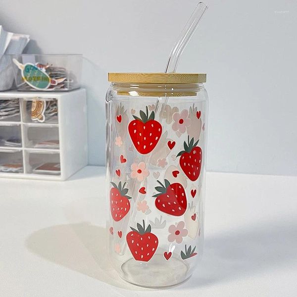 Wasserflaschen Kawaii Erdbeerglasbecher mit Bambusdeckel und Strohhalm 500 ml Dosenförmige Tassen Eiskaffeegläser Süßes Tumbler-Geschenk