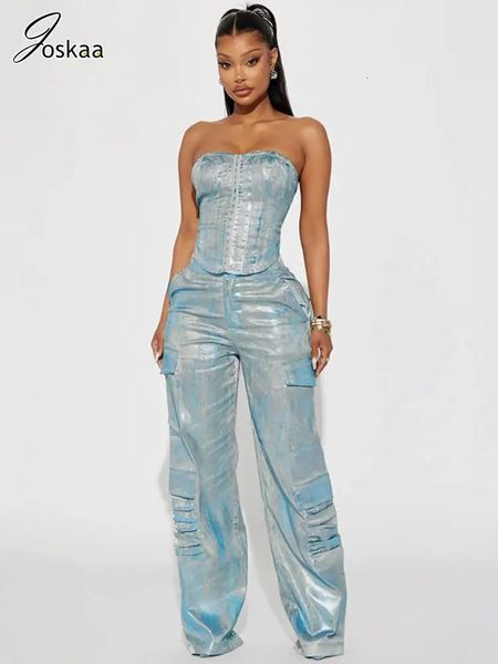 Joskaa Zweiteiliges Set aus metallisch glänzendem Denim für Damen, trägerloses Tunika-Taillen-Crop-Top und Baggy-Jeans, passend zu Y2K-Streetwear 240329