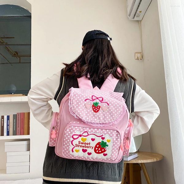 Schultaschen Kawaii Kindertasche Niedliche Erdbeerstickerei Outdoor-Tagesrucksack Punkte Multi-Pocket-Nylon-Mode-College für Teenager-Mädchen