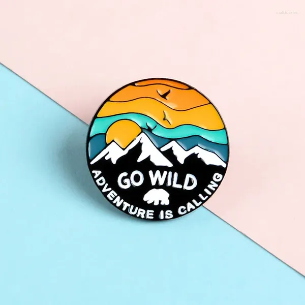 Broches Go Wild Pin Pin Pin Cartoon Adventure está chamando roupas de mochila para fora do botão de botão de botão de blegge jóias para crianças amigas