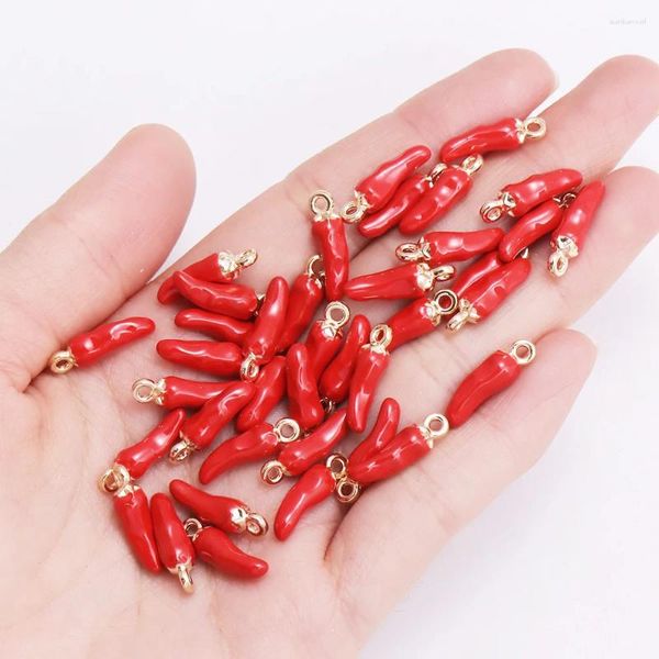 Charmos 10pcs 3D PELANDO PELADOR PENDENTE PENENTE CARTO MINI RED CHILI CARM DE ALIMENTOS PARA BRINHOS DE PULHERIA FUNHERIA