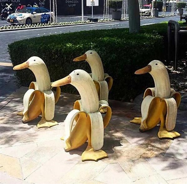 Kreative Banana Duck Art Statue Garden Yard Outdoor Dekoration süße skurrile Handwerk Geschenke für Kinder 2108044595460