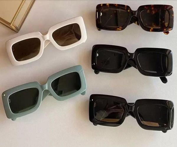 Óculos de sol de luxo 0811s Black Rectangular Frames Cinza Lente Gradiente 53mm Moda Glasses Sun Goggle Beach Sun Glasses UV400 O6449498