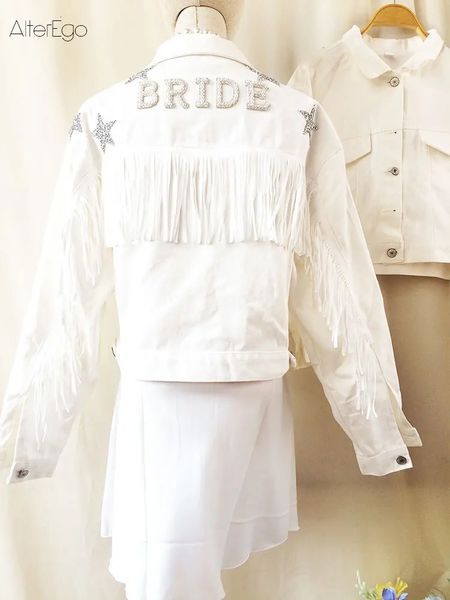 Yıldızlarla Denim Ceket Beyaz Saçak İnci Rhinestone Kişiselleştirilmiş Gelin Ceket Özel Mrs.Jean karısı denim düğün katları üstleri 240416