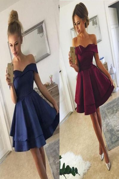 Beliebte dunkelrote kurze Abschlussballkleider Schatz von den Schulterrüschen Satin Kurzpartykleider Marine Blue Abendkleid 67845553