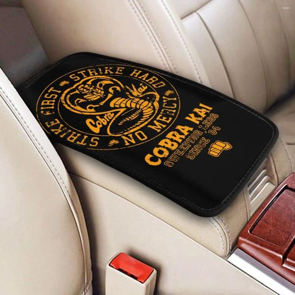 Acessórios de interiores Cobra kai braço de braço de capa tapete karate Kid Universal Leather Center Console PAD