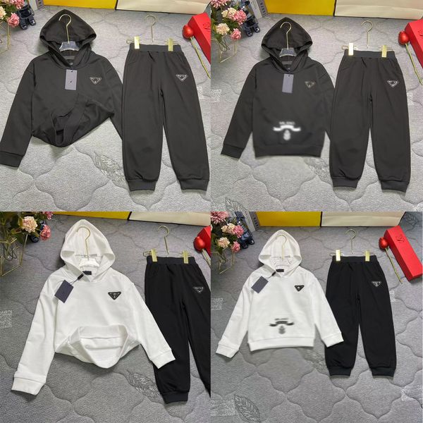 Big Kids Luxury Tracksuits Kid Kleinkind Designer Kleidung Baby Jungen Mädchen Pullover Hoodies Zwei -Stück Plüsch Set Kinder Kapuzenpullovershirt Hoodie