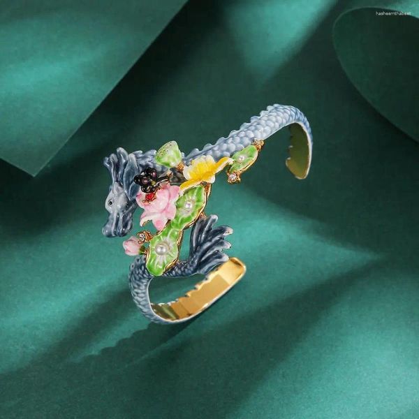 Armreifen kleines grünes Drachenarmband Original Designer handgefertigter verschmutztes Lotus offen und einzigartige Ornamente Urlaubsgeschenke