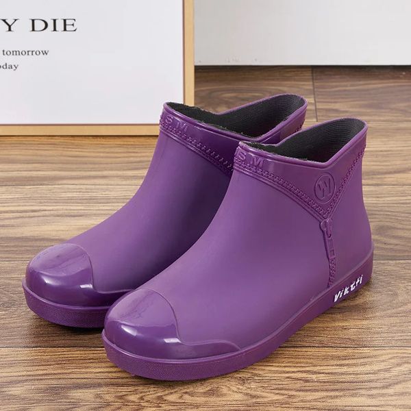 Stivali da pioggia femminile di moda scarpe impermeabili resistenti all'usura delle donne con stivali da giardino per esterni comodi stivali da caviglia 240428