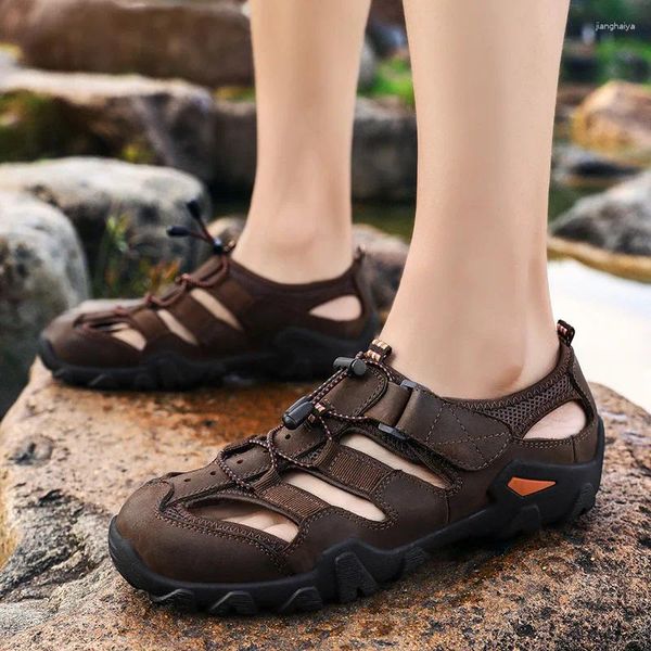 Sapatos casuais verão sandálias de luxo homens respiráveis ​​em couro genuíno sandalias ao ar livre trekking praia machos machos de tamanho grande