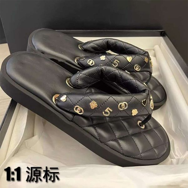 Designer Slipper Sandal Canale Alfabeto Numero Pulsante Panno Slifori Summer Edizione coreana SOLE SOLE SOLE PINCHI PERCHI PERCHI