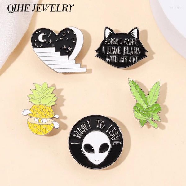 Broschen Aliens Ananas Emaille Pins lieben Herz Custom Come Niedes Abzeichen Rucksack Schmuck Geschenk für Kinder Freunde