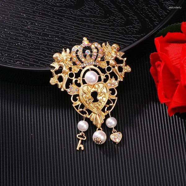 Broches medieval Western Crown Broche Angel Pin Court Heart Heart Acessório Pearl UNISSISEX BAROQUE BAROQUE FESTO DESPONIFICAÇÕES Corsages