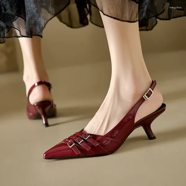Sandálias 2024 Summer Patent Cover Capinho de dedo do dedo dos dedo Sapatos de moda de moda para mulheres High Ladies