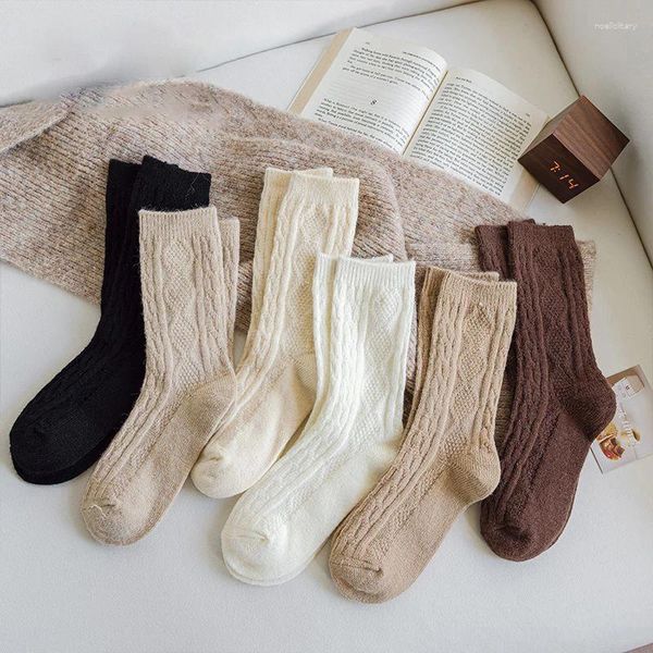 Kadın SOCKS 1PAIR Pırlanta Deseni Yün Kış Sonbahar Orta Tüp Pamuk Kahve Öğrenci için Retro Tasarımcı