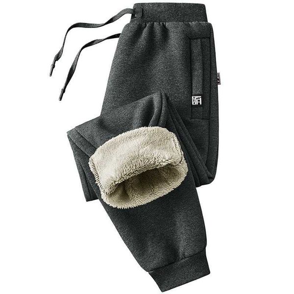 Calças masculinas Novo inverno grosso de lã de lã esportes masculinos esportes de corredor lento usam calças casuais cinza preto mais tamanho 6xl 7xl 8xll2405