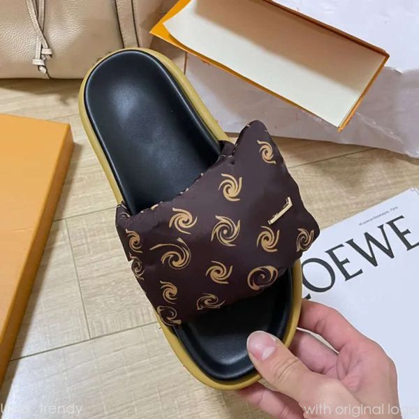 Louiseviutionbag Designer Fashion Men Slides Slooks Sandals Flat Women Sandals Coppie di alta qualità pantofole Summer Beach Sliper EasyTowear Style Shoes 378