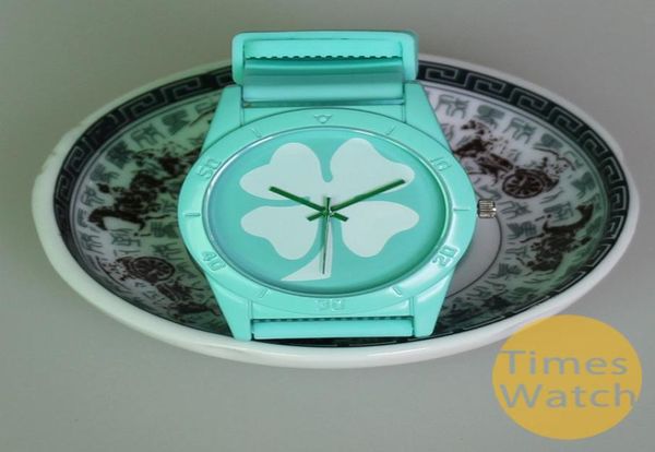 13 colori Unisex Clover Clover Gift di compleanno Lucky Silicone Watch Watchs DECO OGHATHES Vogue Quartz orologi5194460