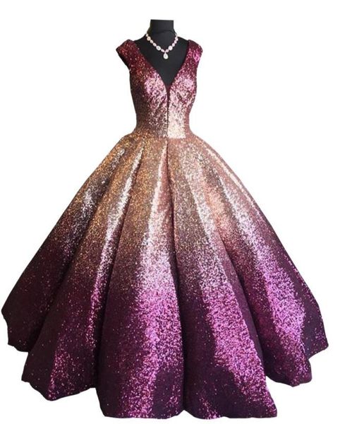 2022 Gradyan Pullu Tatlı 16 Elbiseler Burgundy - Altın Dalma Vneck Cap Sleeve Prom Quinceanera Elbise Aline1411526