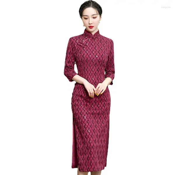 Этническая одежда Cheongsam Обручальная пография леди-затяжка