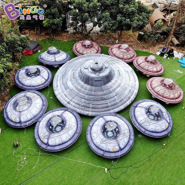 Dia 8 m (26ft) Modelli UFO su misura per la decorazione del tema spaziale spaziale gonfiabile per eventi pubblicitari con giocattoli ventilatori ad aria sport