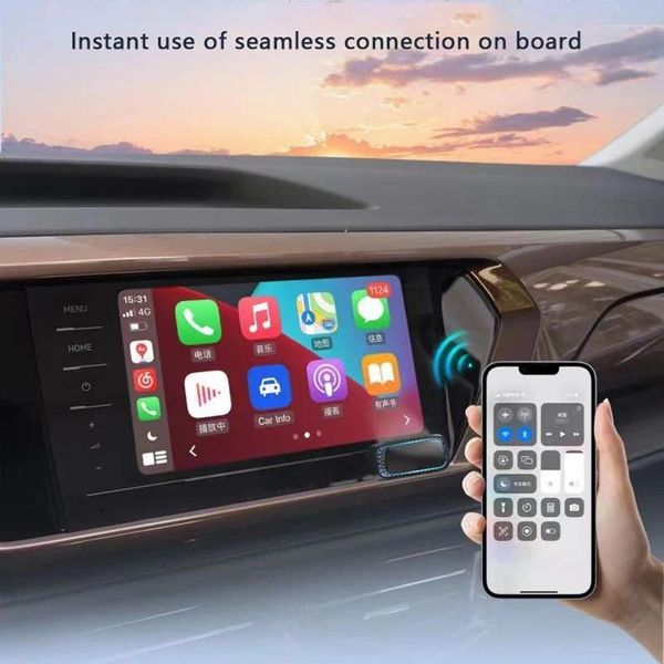 Подключен к беспроводному адаптеру AI Carplay AI для OEM-автомобильной стереосистемы с заглушкой USB/Type-C и воспроизводится с Smart Link Phone RGB атмосфера лампы