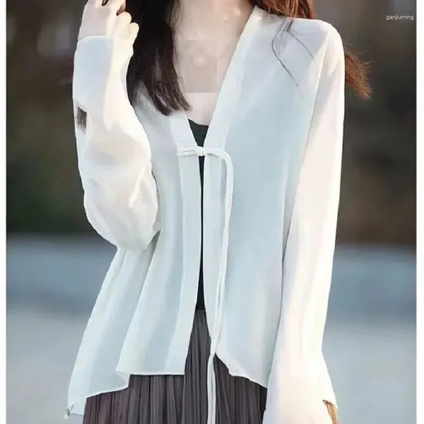 Giacche da donna Abbigliamento da donna Scialle a maniche lunghe 2024 Corea scrollata le camicie da spiaggia di giacca da spiaggia Cape Elegant Tops Summer
