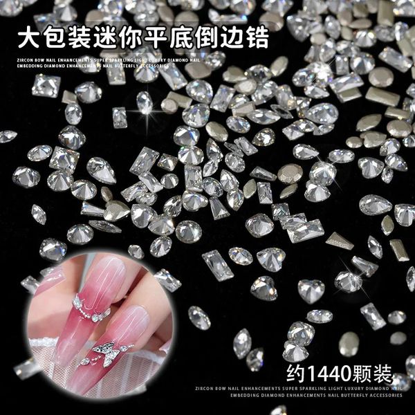 1440pcs funkle Mini weißer Zirkon Verschiedene Formen geschriebene Flachback Diamond Nail Art Strassstones Dekorationen Maniküre Reiz 240426