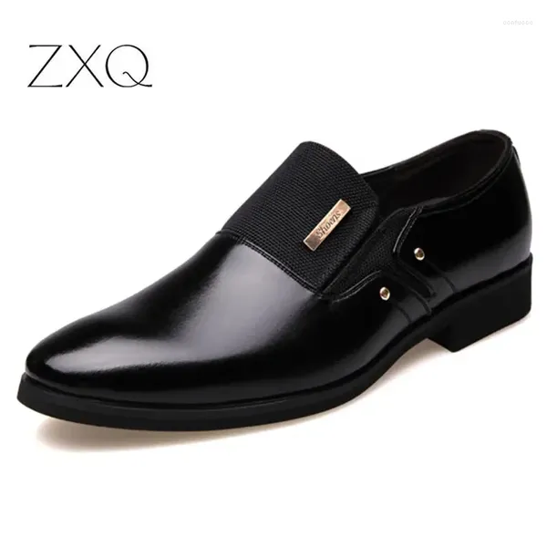 Scarpe casual 2024 Fashion Slip on in pelle puntata da punta di piedi abiti da lavoro per matrimoni Oxfords formale per maschi di grandi dimensioni 38-47