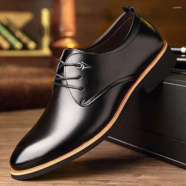 Scarpe casual mastiche in pelle traspirante in pelle nera morbida molla e autunno di abbigliamento da business da uomo d'affari