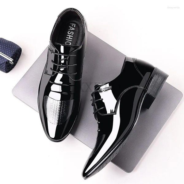 Sapatos casuais homens couro de couro preto preto pu para cima