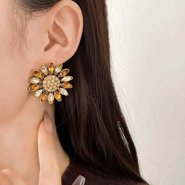 Pieno orecchini floreali di rinestina del lampadario per donne orecchini vintage per la moda per la personalità del design del design