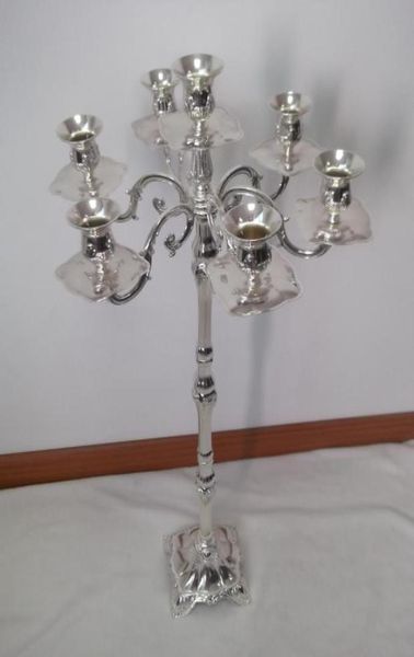 2017 Candelabrate più vendute Cangole per matrimoni a pavimento Candelabrum Flower Road Lead 85cm High 7 Arms Candele Holder1173188