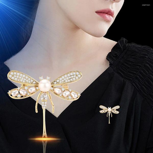 Broches de luxo feminino Natural Pearl Dragonfly Broche Moda e Temperamento Elegante Todos os Acessórios para Batrocos Acessórios para Jóias Presentes de Jóias