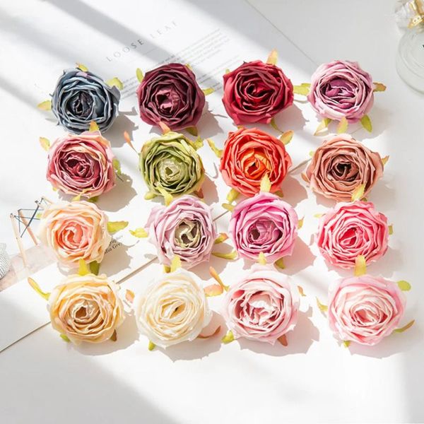 Flores decorativas 5pcs Artificial Silk Rose Home Decoração de Natal Diy Handicraft Headdress Flor de pulso para suprimentos de férias de casamento