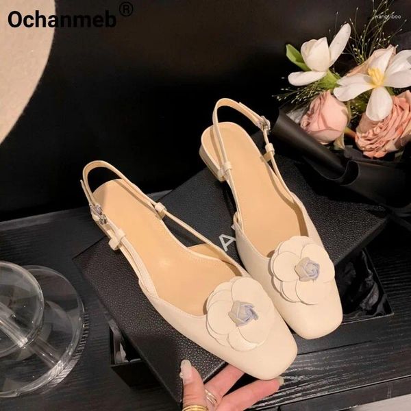 Sandalen Ochanmeb echter Leder-Ring-Back für Frauen Luxusblume Beige Wohnungen Schnallen quadratisch geschlossener Toe Silber Schuhe Ladies Party